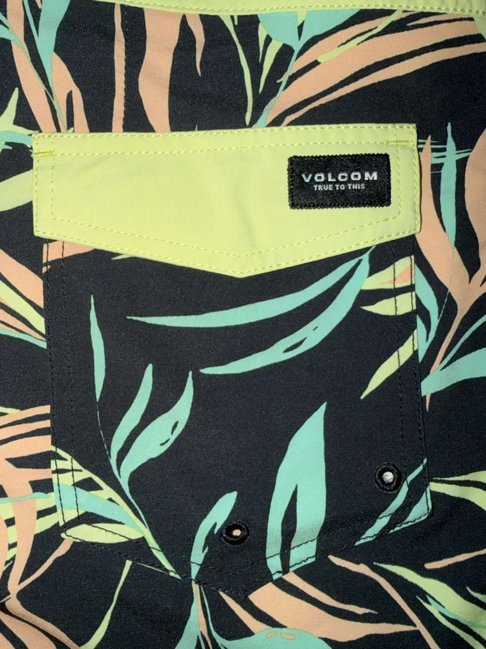 Volcom men swim